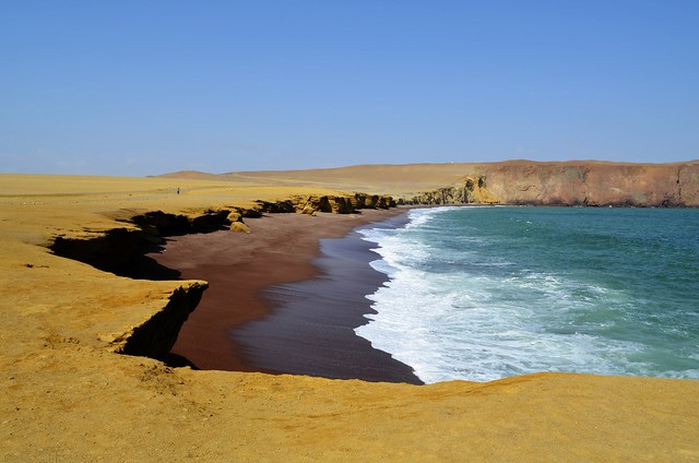 Red Sand Beach (Paracas National Reserve, Peru)