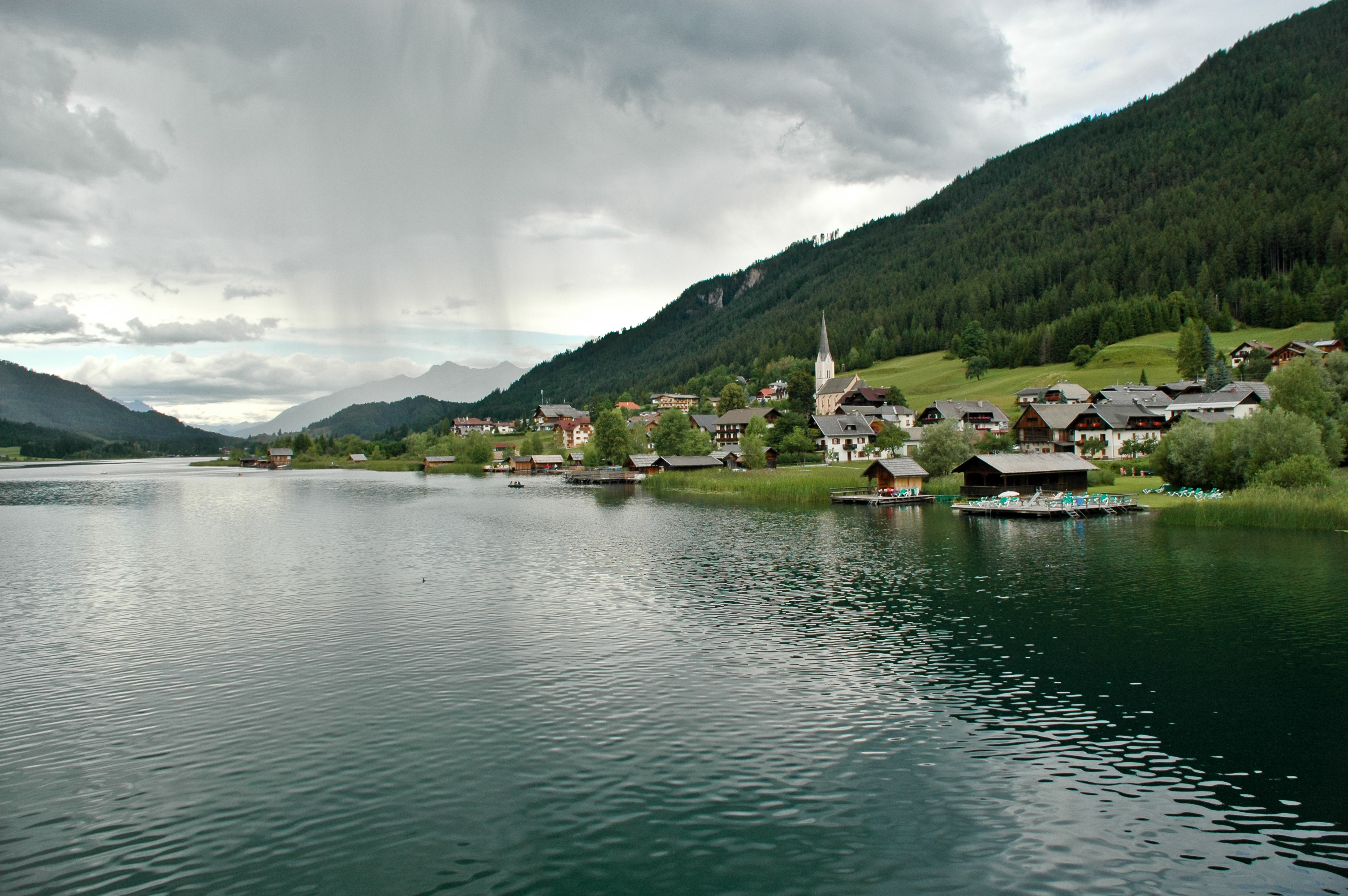 На озерах австрии. Каринтия Австрия. Вайссензее озеро в Австрии. Австирии озера Австрии. Озера Каринтии.