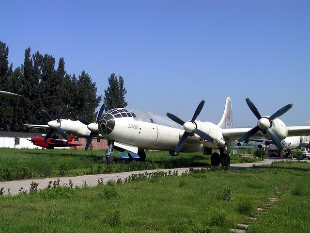 Tupolew Tu-4