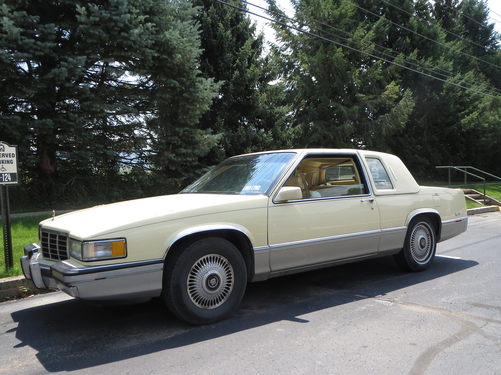 Image of 1990 Cadillac Coupe Deville