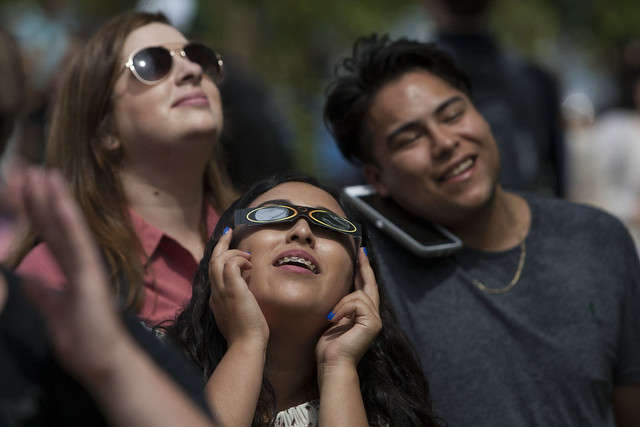 College of DuPage Solar Eclipse Viewing Draws Hundreds 2017 10