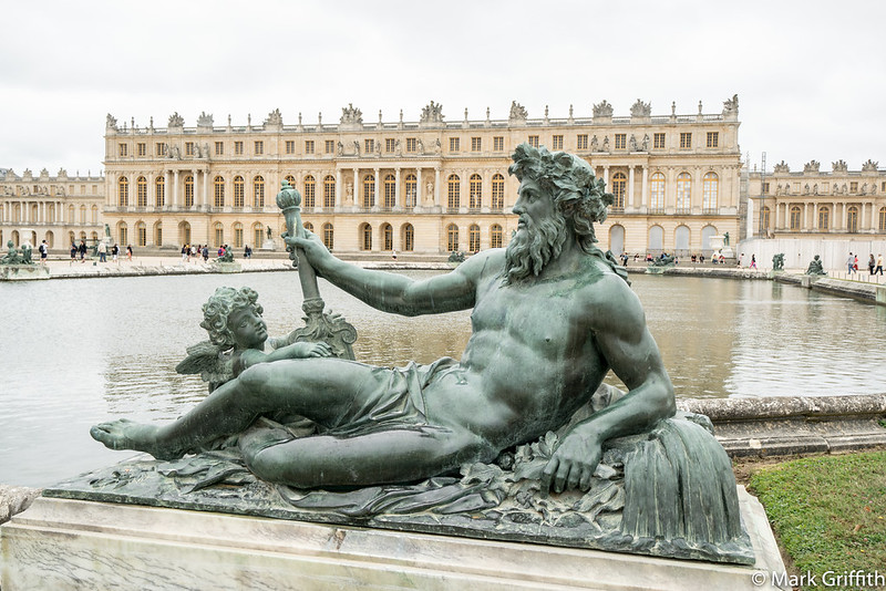The Versailles Watcher