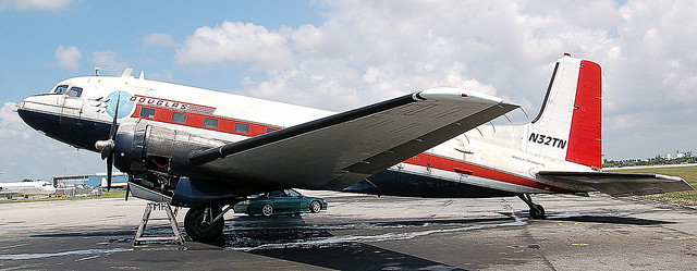 Douglas C-117 N32TN