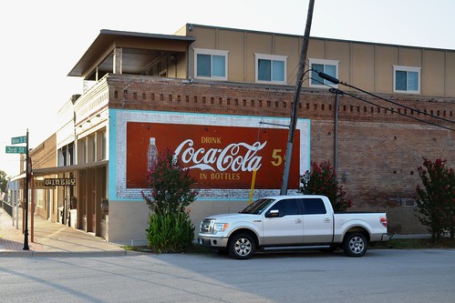 wall advertisement cocacola texas sangertexas dentoncounty softdrink soda