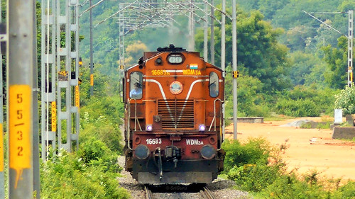 railfanning raildrishti indianrailways locomotive trainspotting railroad train engine track panasonic lumix fz300 4k diesel electrified mly moulaali wdm3a twins light