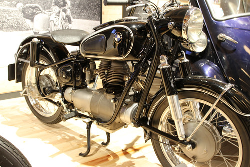 BMW R26 | 1-Zylinder-Motor mit 247 qcm Hubraum mit 15 PS, Ba… | Flickr