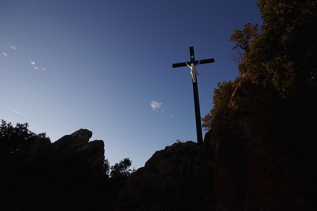 Crucifix by the castle in Roquessels