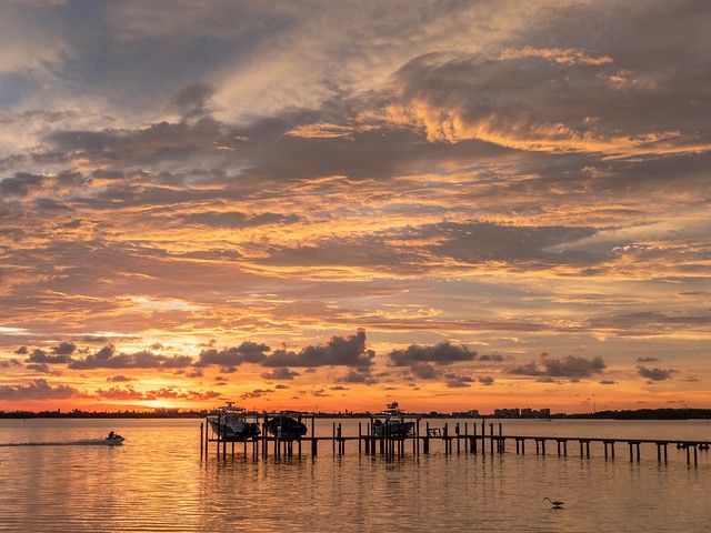 Sunset Thursday at the Intercoastal Waterway — Saint Petersburg Florida