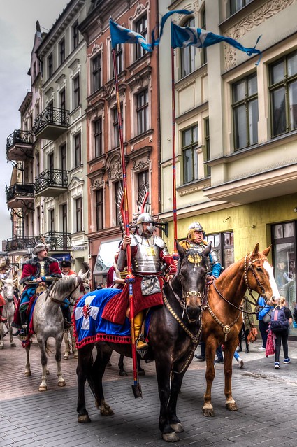 On Constitution Day in Toruń, Poland, we find reenactors of colorful Polish history. The Husaria were the light cavalry units of the Polish army during the 16th, 17th and 18th centuries. Characterized by their 