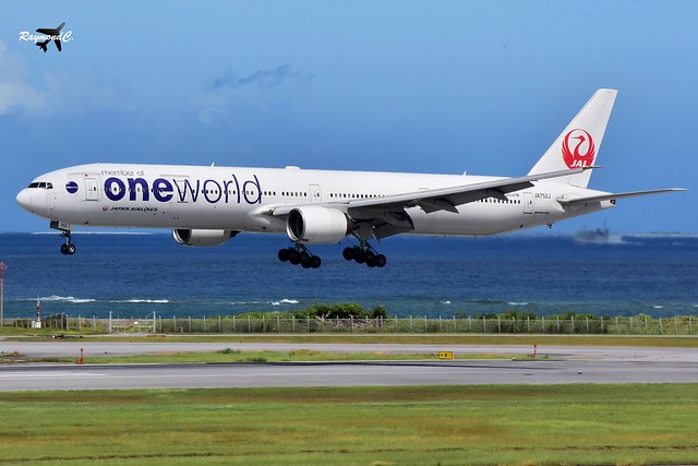 Japan Airlines Boeing 777-346 JA752J (Oneworld Livery).