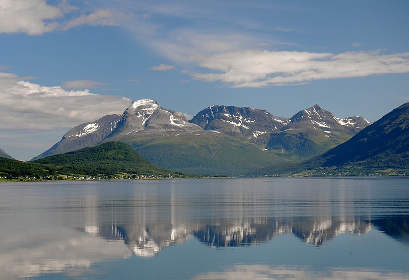 20160704-072F | Blick über den Balsfjord zum Blåtinden (1180 m). Troms / Norwegen, 04.07.2016
