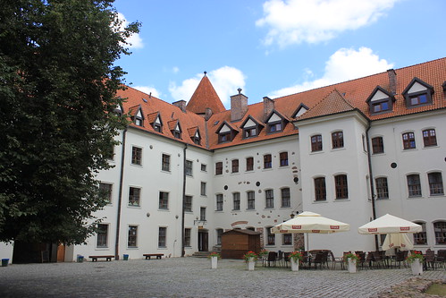 bytów bytow polska poland pomorze pomorskie zamek dziedziniec budynek architektura castle courtyard building architecture