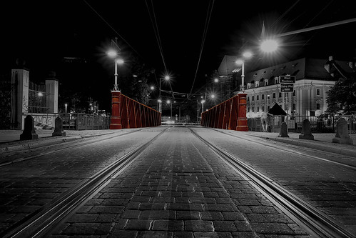 wroclaw poland polska most piaskowy red selective color night noc canon eos 80d street ulica wide angle breslau city miasto dolnyśląsk ostrówtumski wrocław