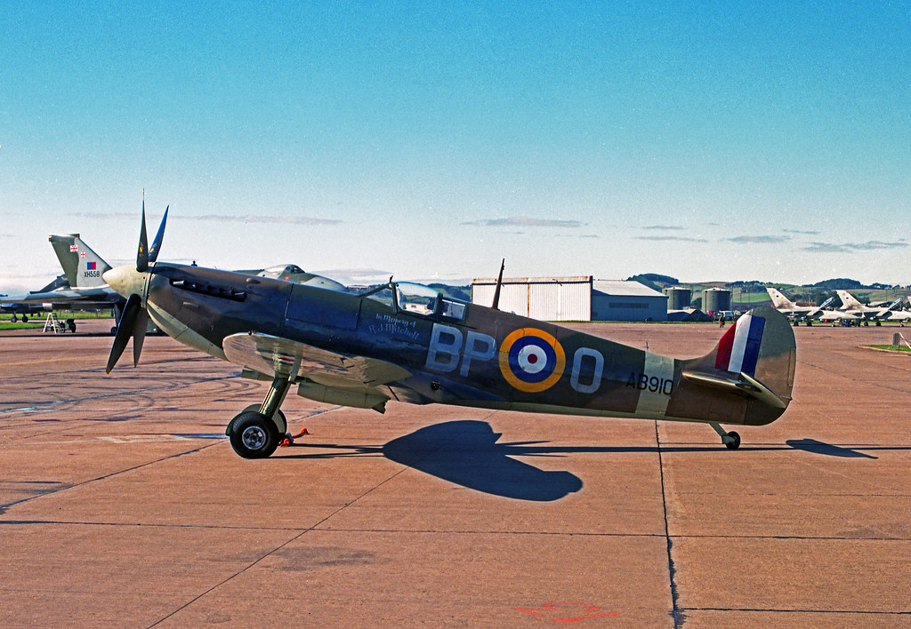AB910 Spitfire VB | Murray McBey | Flickr