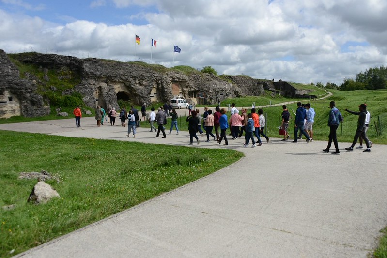 Les participants français à la "Route de la paix 2017" visitent Verdun.