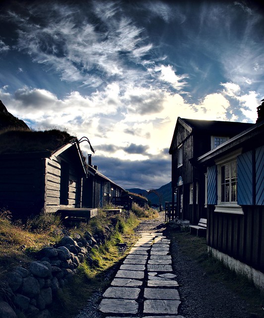 Entering Gjendebu, a mountain hut in Norway