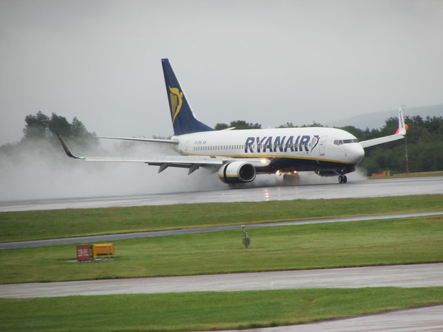Ryanair Boeing 737 Making A Splash At Manchester