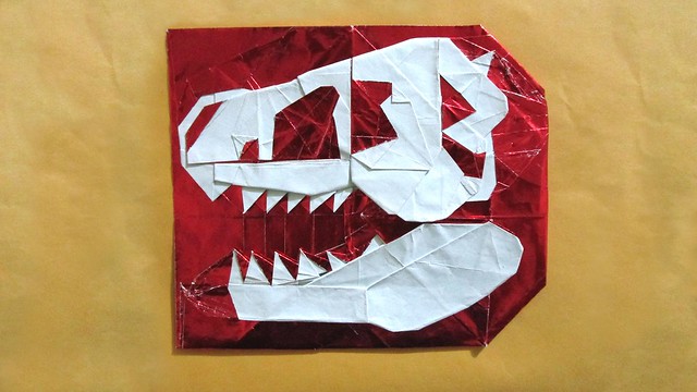 Dinosaur head skeleton - Kikuchi Masato