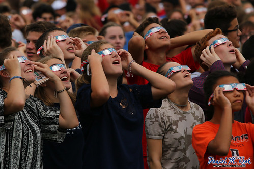 dmrfeature dmrphoto hinsdale hinsdalecentralhighschool illinois stem astronomy eclipse education looking science solareclipse students sun sunglasses watching unitedstates news awesome awed awe jawdropping stunned surprise