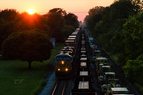 csx csxt locomotive railroad rail road train trains meet sunset fostoria willard subdivision freight ohio mainline ge es40dc intermodal tree