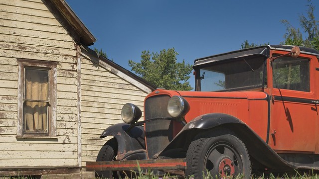 Antique Car Abandoned House 3406 B