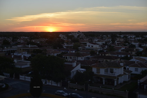 Amaneciendo. by juliachocis, Amanecer desde Matalascañas a Doñana.