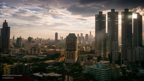 Bangkok Sunset by Daniel Smukalla, Bangkok, Thailand

Sony a99
Samyang VDSLR II 35mm4k asia bangkok dslt sony sonya99 thailand timelaps