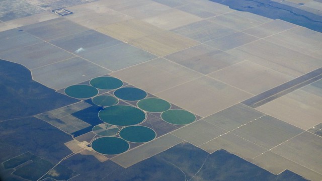 Sistema de Irrigação por pivô central (série com 5 fotos)