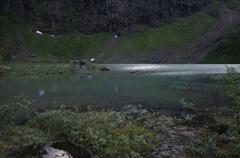 20160703-158F | Unterer See (Vuollejávri oder Nervatnet) im Elvevolldalen, Lyngen-Alpen. Troms / Norwegen, 03.07.2016