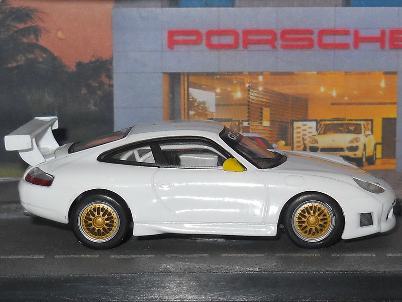 Porsche 911 GT3 R – 2000