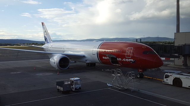 G-CKKL 787-9 Norwegian (Oslo Gardermoen 1-9-2017)