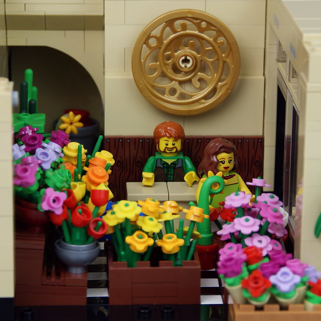 LEGO Modular Buildings: Flower Shop And Music Store