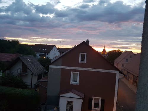 house buildingexterior cloudsky outdoors architecture nopeople night sunset sky cityscape city sonnenuntergang???? cadolzburg sporch