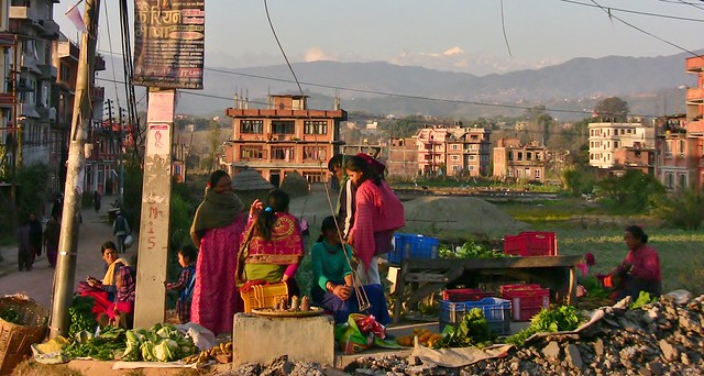 NEPAL , Bhaktapur,  Blick Richtung Himalaya,  We say  