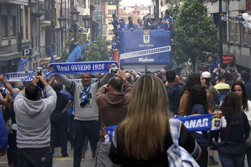 fiesta ascenso_paseo por oviedo_RO7 | by realoviedo