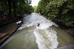 Surfing in eisbach IMG_9640