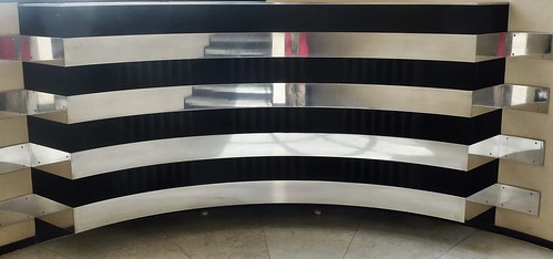 villacavrois artdeco stainlesssteel radiatorcover protection barrier stripes black croix