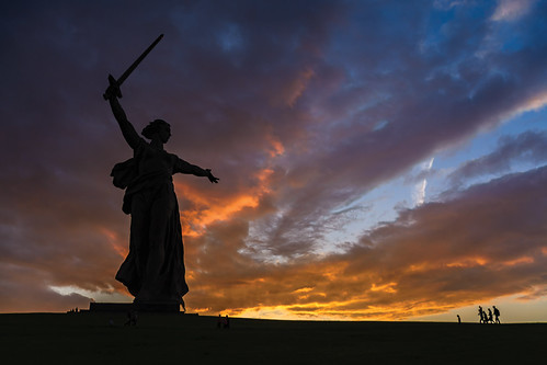 cloud evening landscape monument night sculpture silhouette sky sunset volgograd volgogradoblast russia ru
