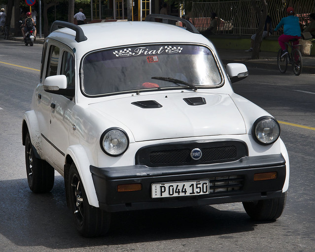 White Fiat 1100 Varadero, Cuba