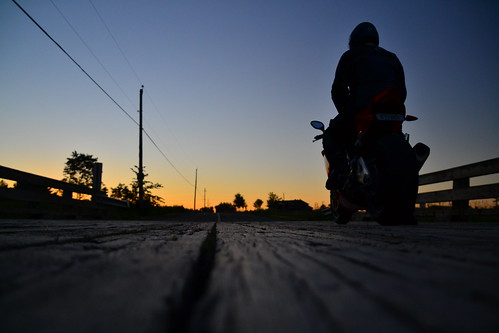 aprilia motorcycle biker moto sunrise sky ciel pont bridge motocyclette racing bike soleil sun morning