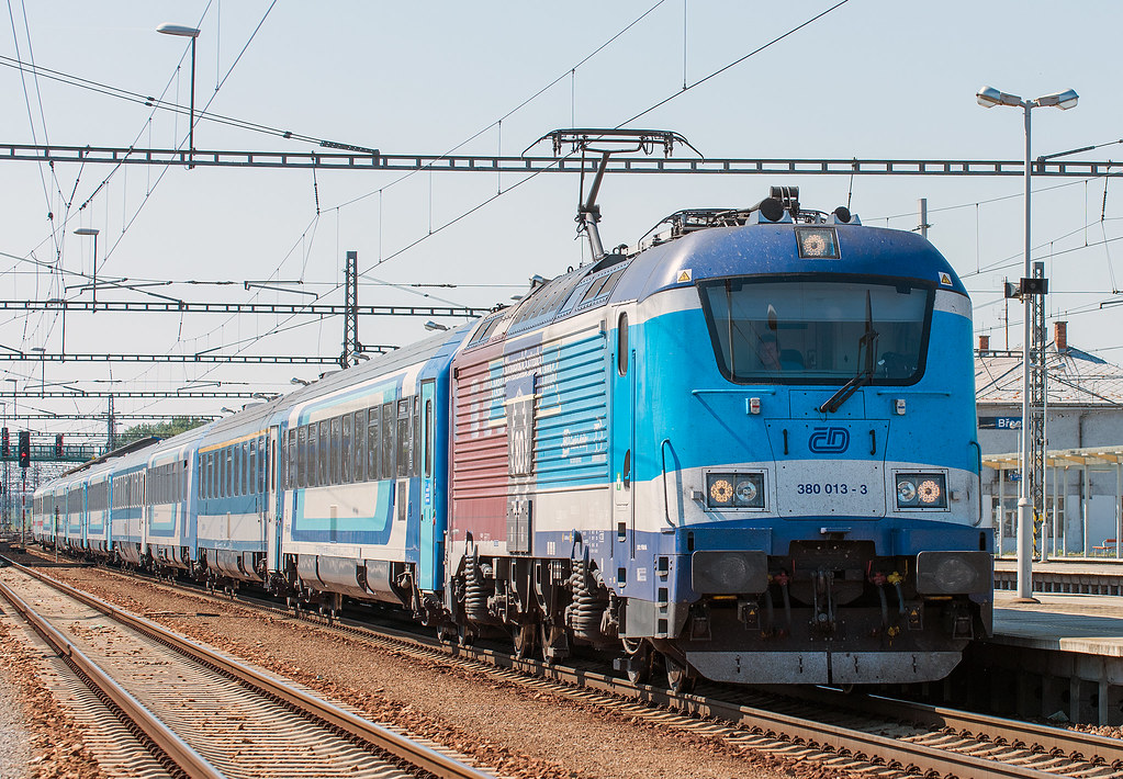 CD 380 013 