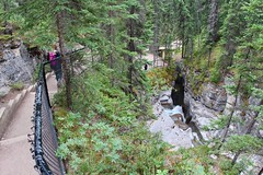 Maligne Canyon: Stay on the trail