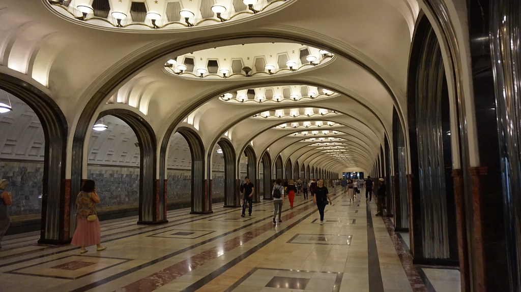 20170808_185334 Métro station Mayakovskaya