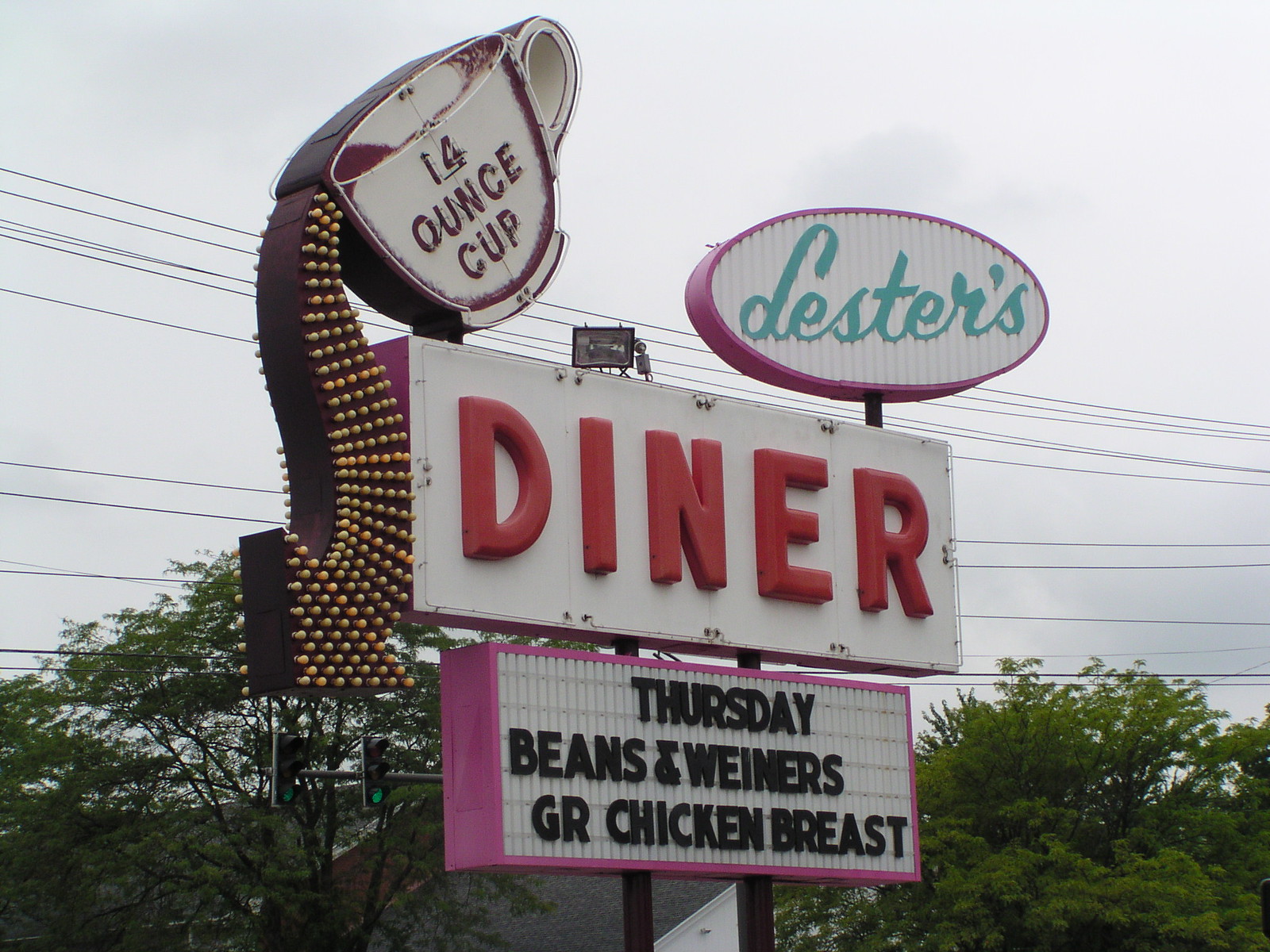 Lester's Diner - 233 South Main Street, Bryan, Ohio U.S.A. - July 14, 2005