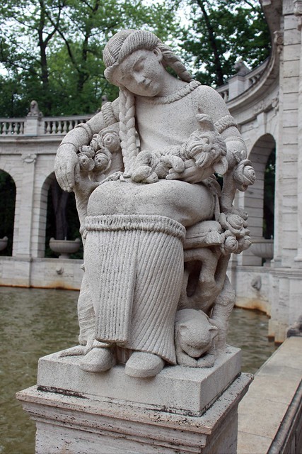 Märchenfigur am Märchenbrunnen