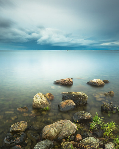 kalmarlän sverige se water vatten see sjö östersjön balticsea longexposure långexponering leebigstopper clouds moln soft