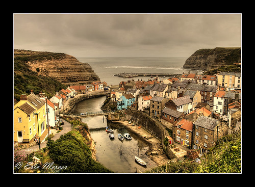landscape staithes northyorkshire yorkshire town houses seascape bridge canoneos20d sigma18200mm tripod hdr photomatix yourpreferredpicture flickreveryday canonflickraward