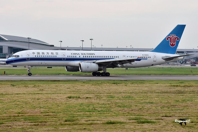 China Southern Airlines Boeing 757-28S B-2853