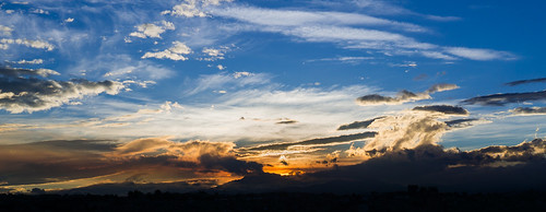 sky cielo color sunrise amanecer quito clouds nubes art arte ecuador