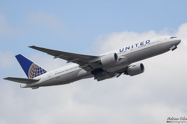 United Airlines --- Boeing 777-200ER --- N785UA